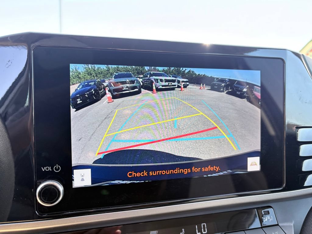 Used 2025 Toyota Camry LE FWD image 19