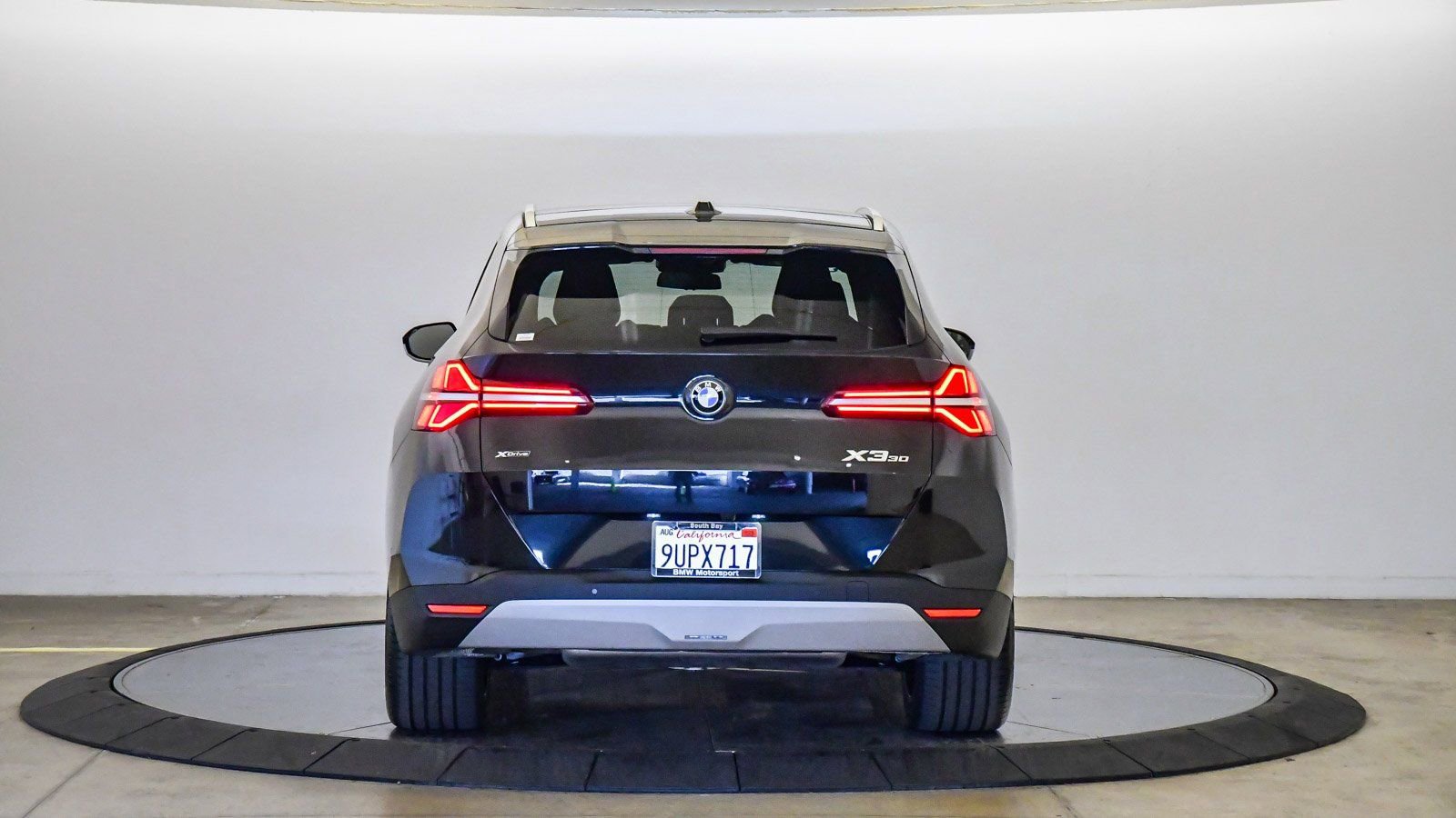 Used 2025 BMW X3 xDrive30i w/ Convenience Package image 3