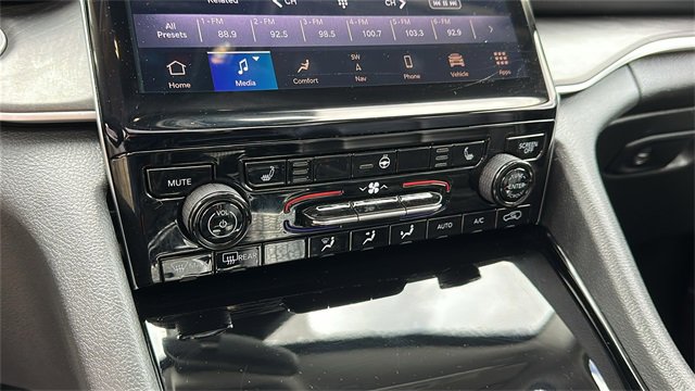 Used 2023 Jeep Grand Cherokee 4WD 4xe image 19