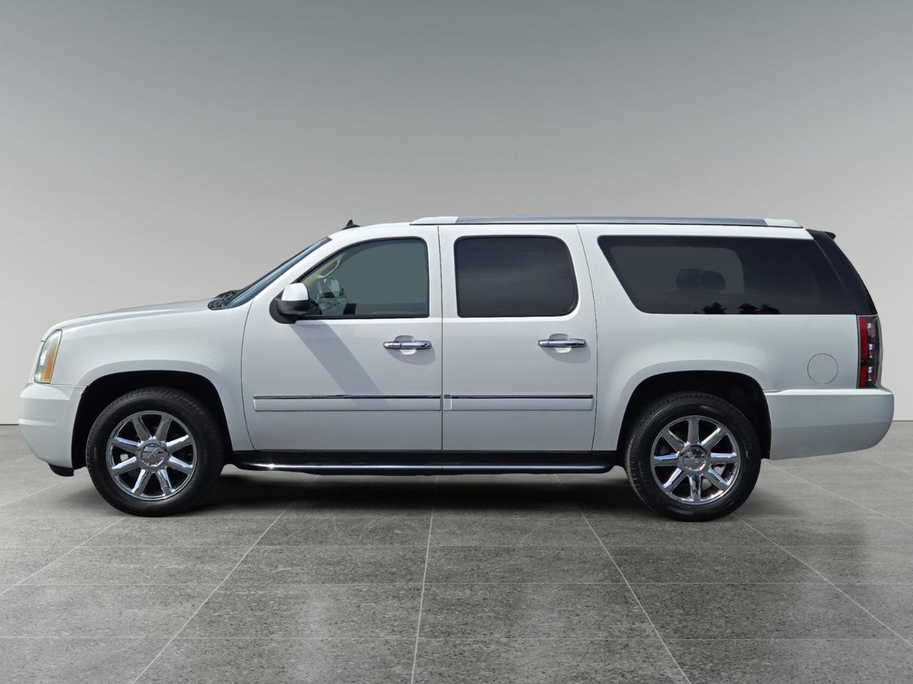 Used 2011 GMC Yukon XL Denali AWD/4WD image 4