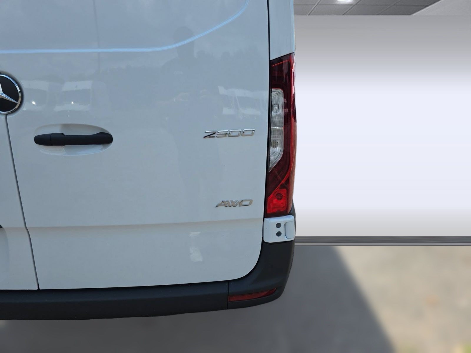 Used 2025 Mercedes-Benz Sprinter 2500 image 21