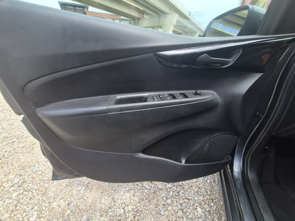 Used 2021 Chevrolet Spark LT FWD image 21