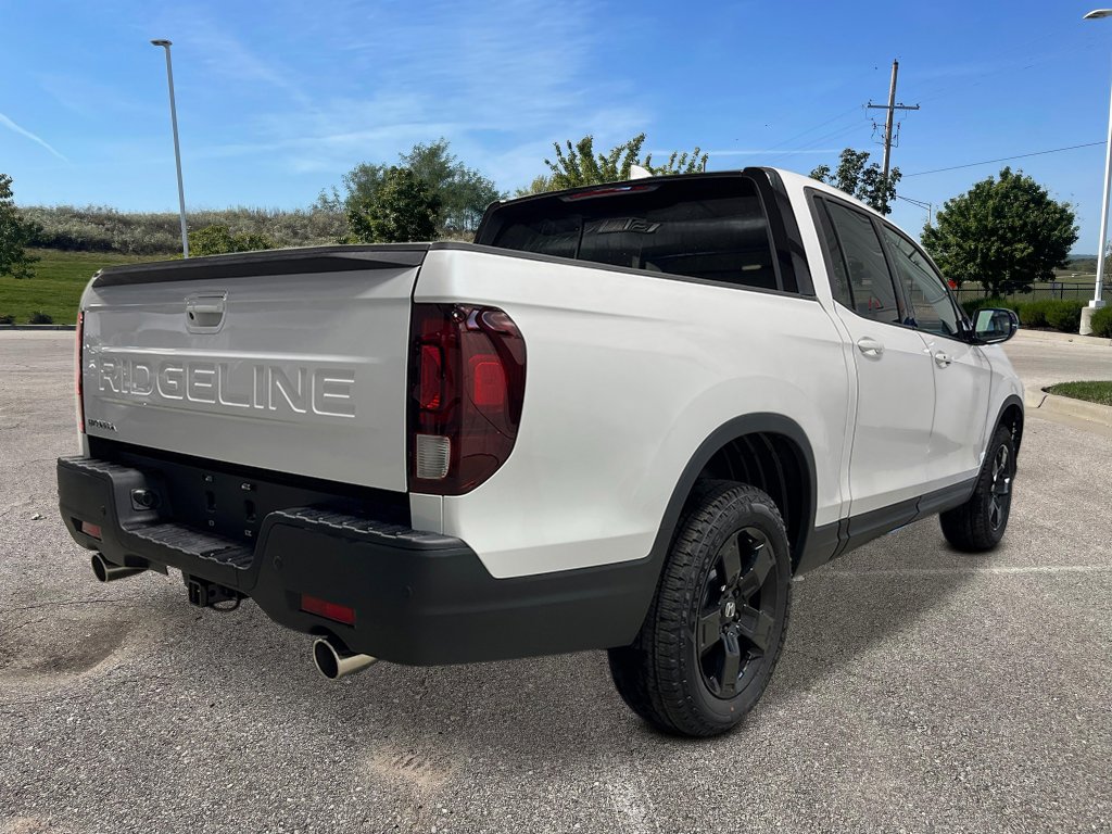 New 2026 Honda Ridgeline Black Edition image 5