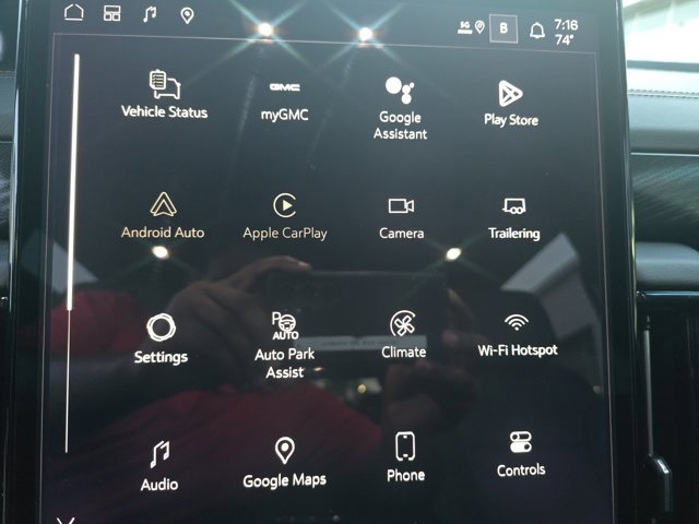 Used 2025 GMC Yukon AT4 image 22