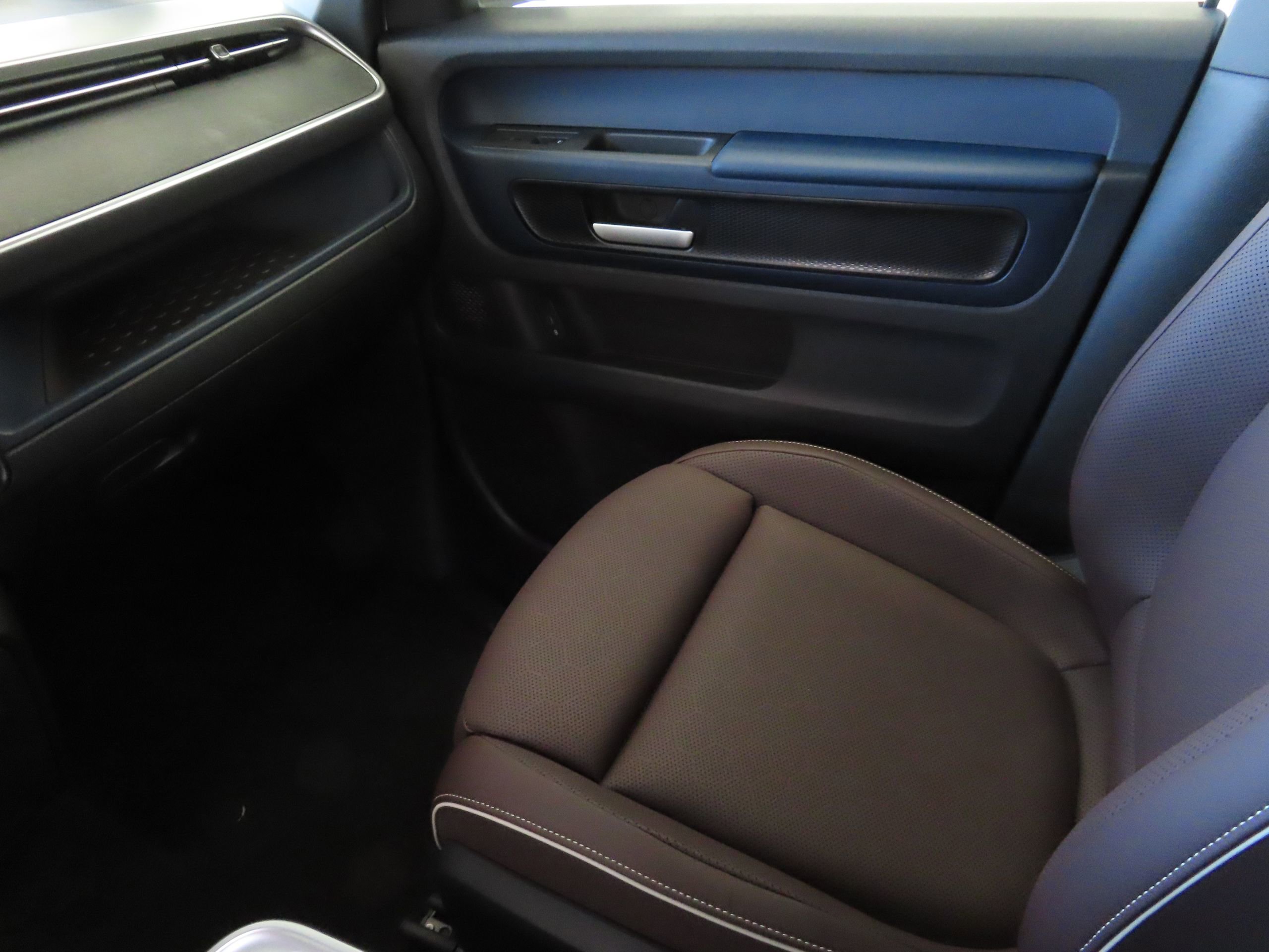 New 2025 Volkswagen ID. Buzz Pro S image 31