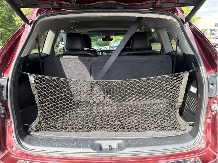 Used 2018 Toyota Highlander XLE FWD image 7