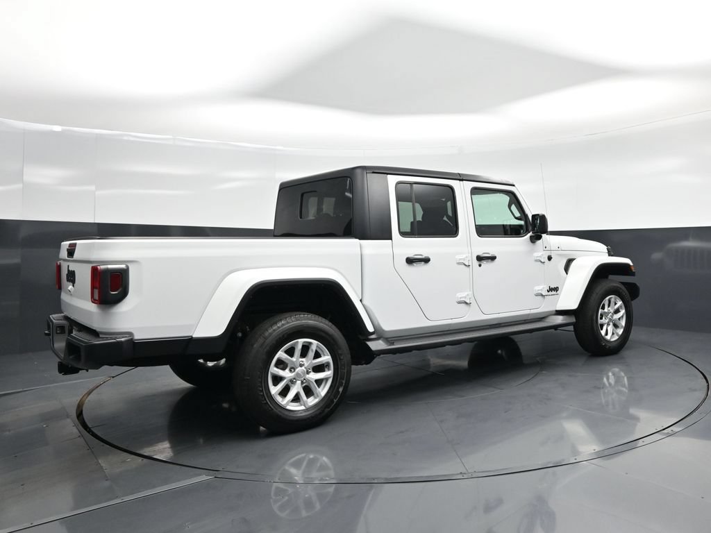 Used 2023 Jeep Gladiator Sport AWD/4WD image 19