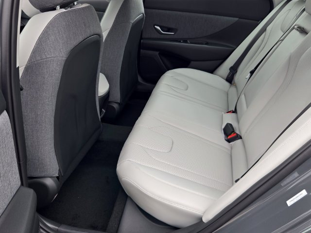 New 2026 Hyundai Elantra SEL Sport FWD image 6