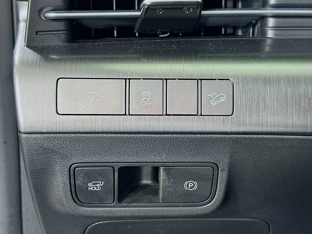 Used 2025 Hyundai Kona Limited image 21