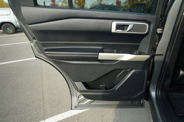 Used 2022 Ford Explorer XLT w/ Equipment Group 202A image 17