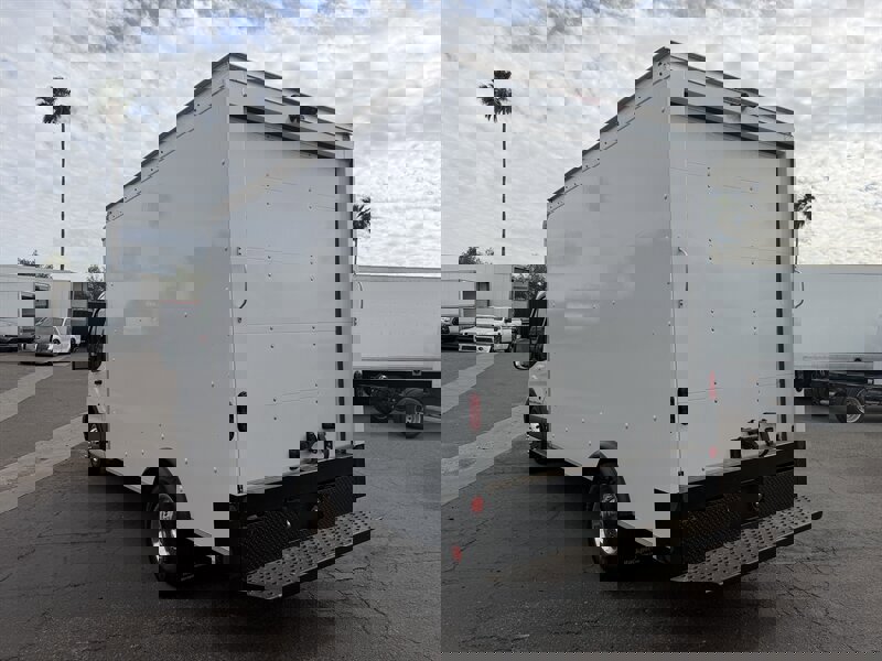 Used 2023 Ford Transit 350 DRW image 4