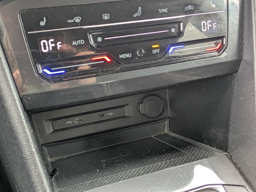 Used 2022 Volkswagen Tiguan SE image 23