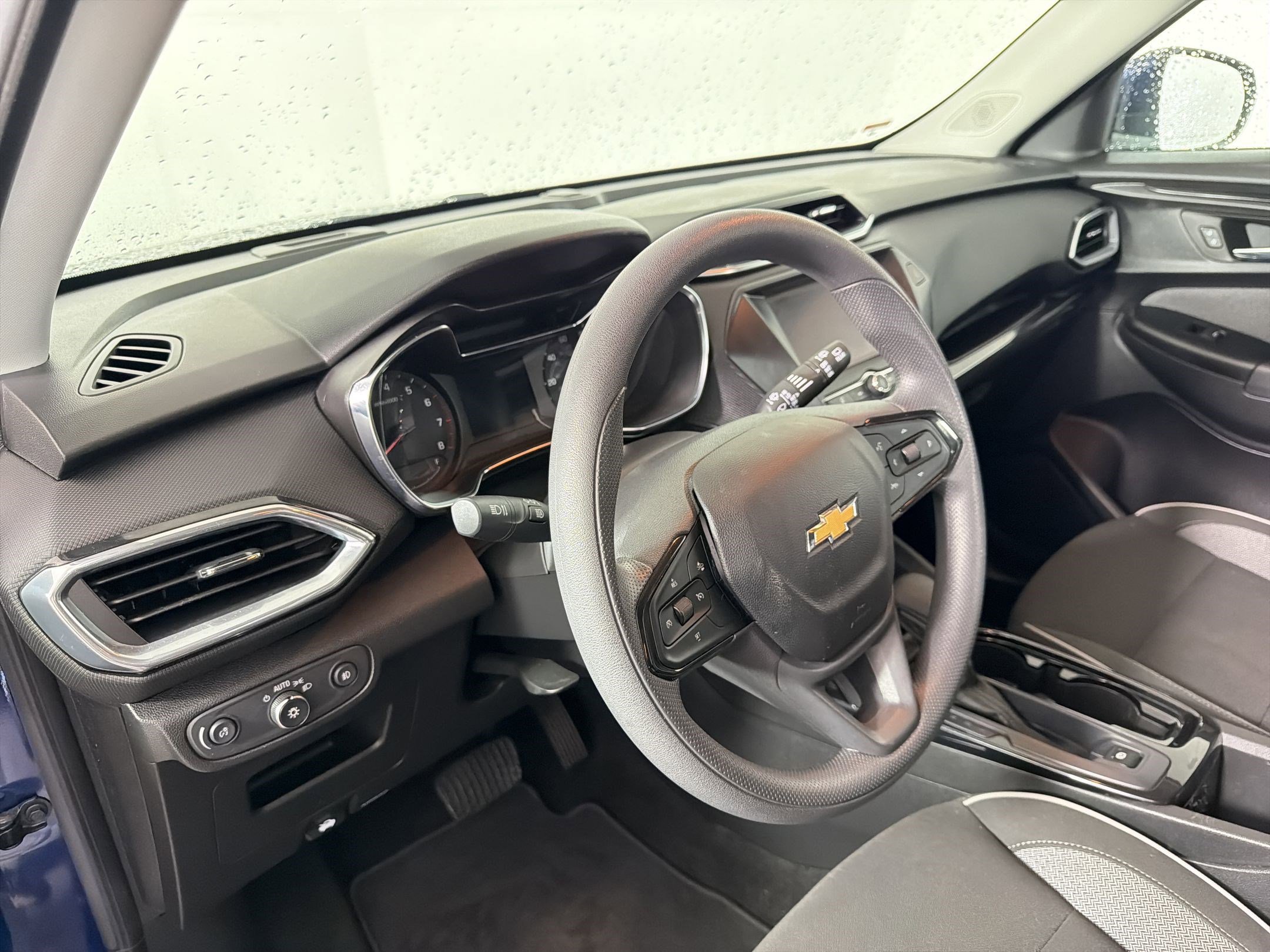 Used 2023 Chevrolet TrailBlazer LT FWD image 4