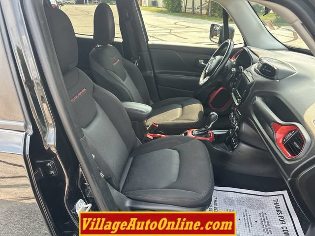 Used 2017 Jeep Renegade Trailhawk AWD/4WD image 36