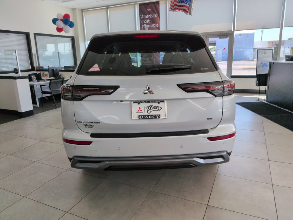 New 2026 Mitsubishi Outlander SE AWD/4WD image 6