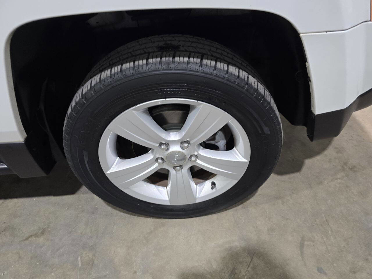 Used 2016 Jeep Patriot Latitude image 20