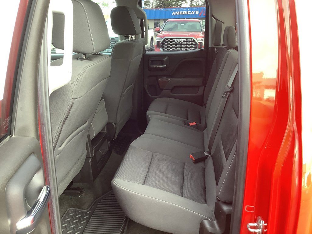 Used 2017 GMC Sierra 1500 SLE w/ SLE Value Package image 9