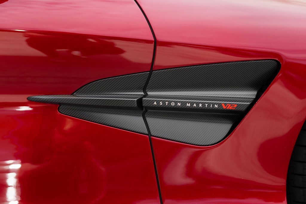 New 2025 Aston Martin Vanquish image 21