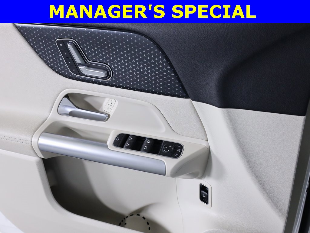 Used 2025 Mercedes-Benz GLA 250 4MATIC image 12