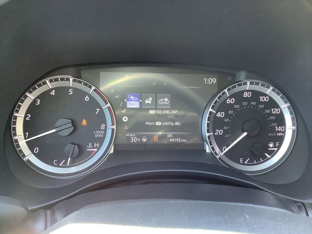 Used 2024 Toyota Highlander XLE image 29