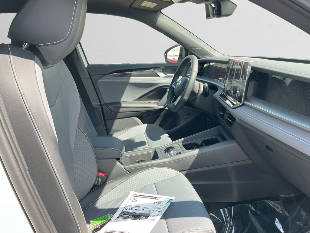 New 2026 Volkswagen Tiguan SE R-Line AWD/4WD image 15