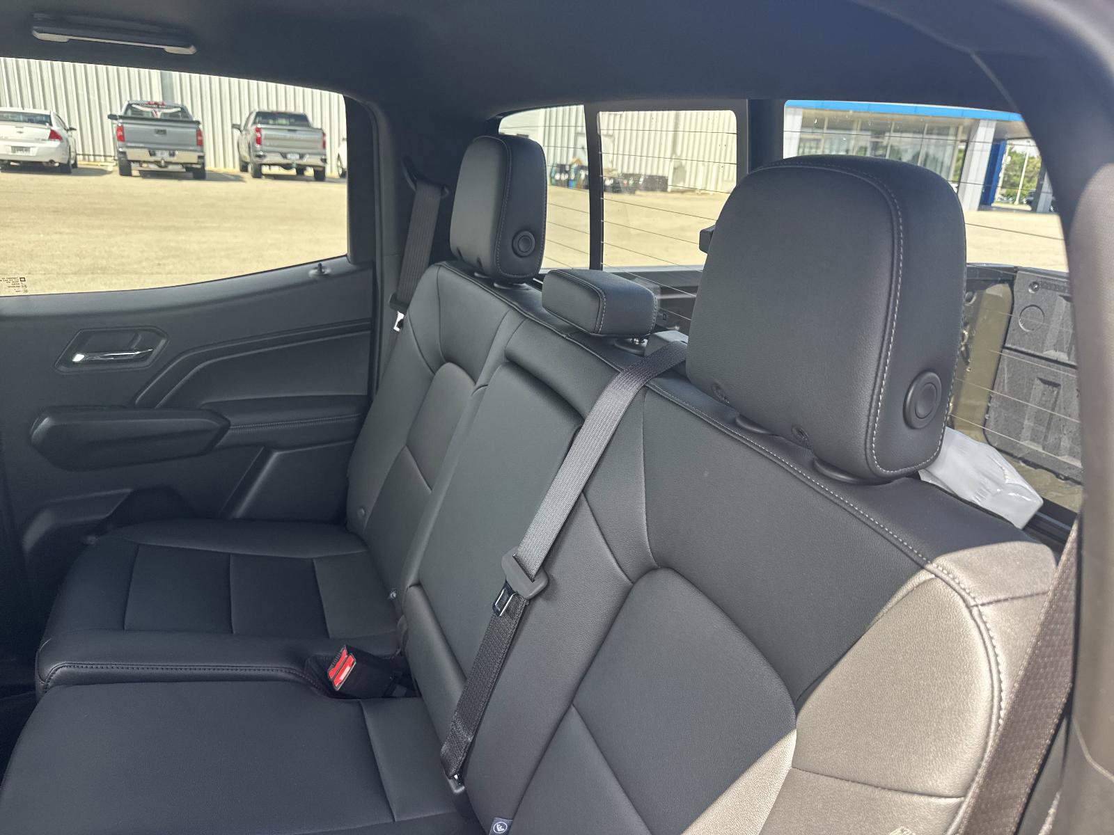 New 2025 GMC Canyon Elevation w/ Convenience Package image 13