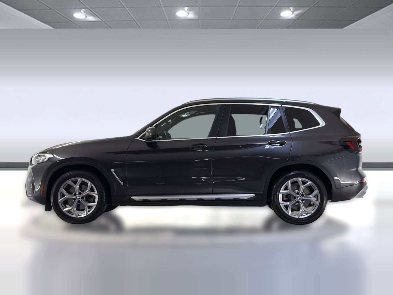 Used 2023 BMW X3 sDrive30i w/ Convenience Package RWD image 2