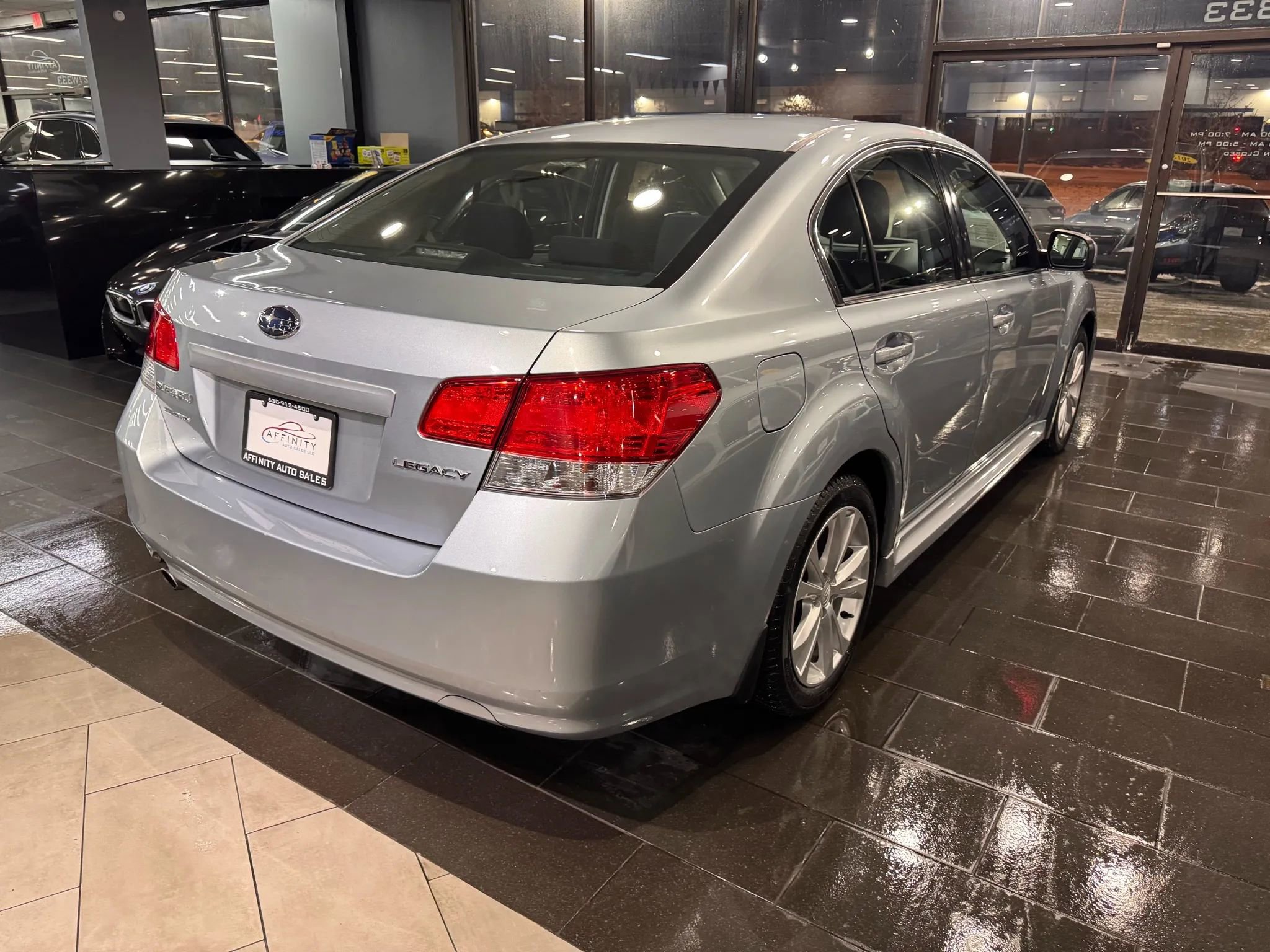 Used 2013 Subaru Legacy 2.5i Premium w/ All-Weather Pkg AWD/4WD image 5