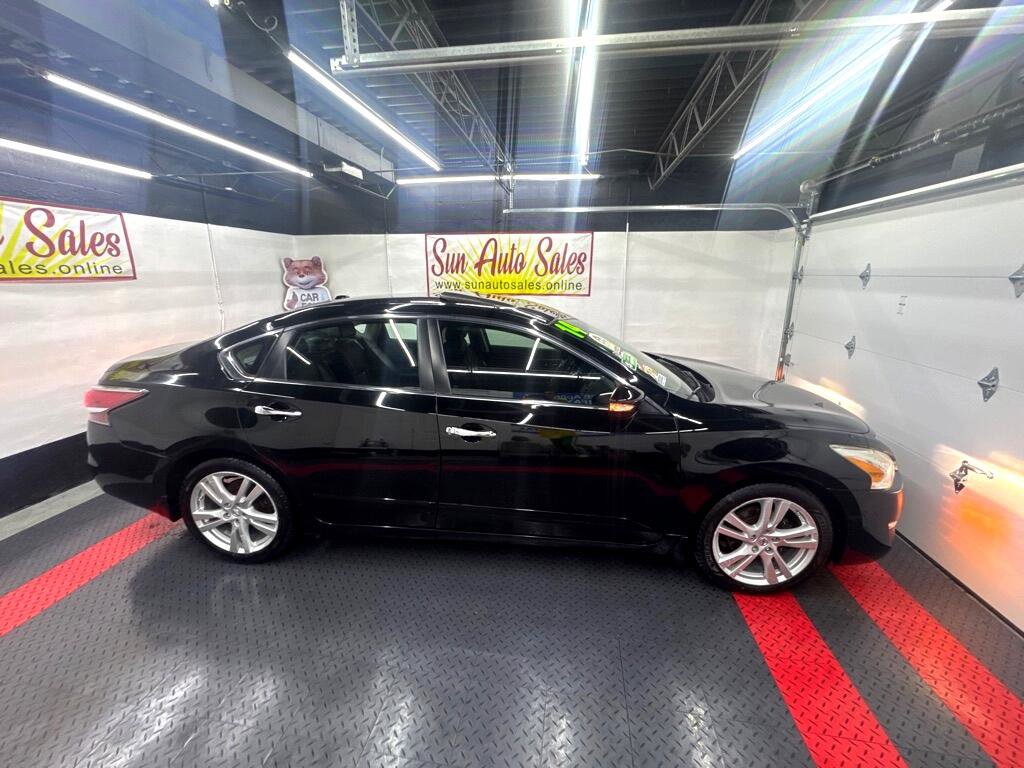 Used 2014 Nissan Altima 3.5 SL w/ Technology Package image 2