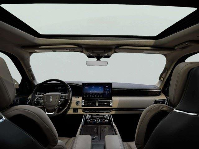 Used 2023 Lincoln Navigator Reserve RWD image 41
