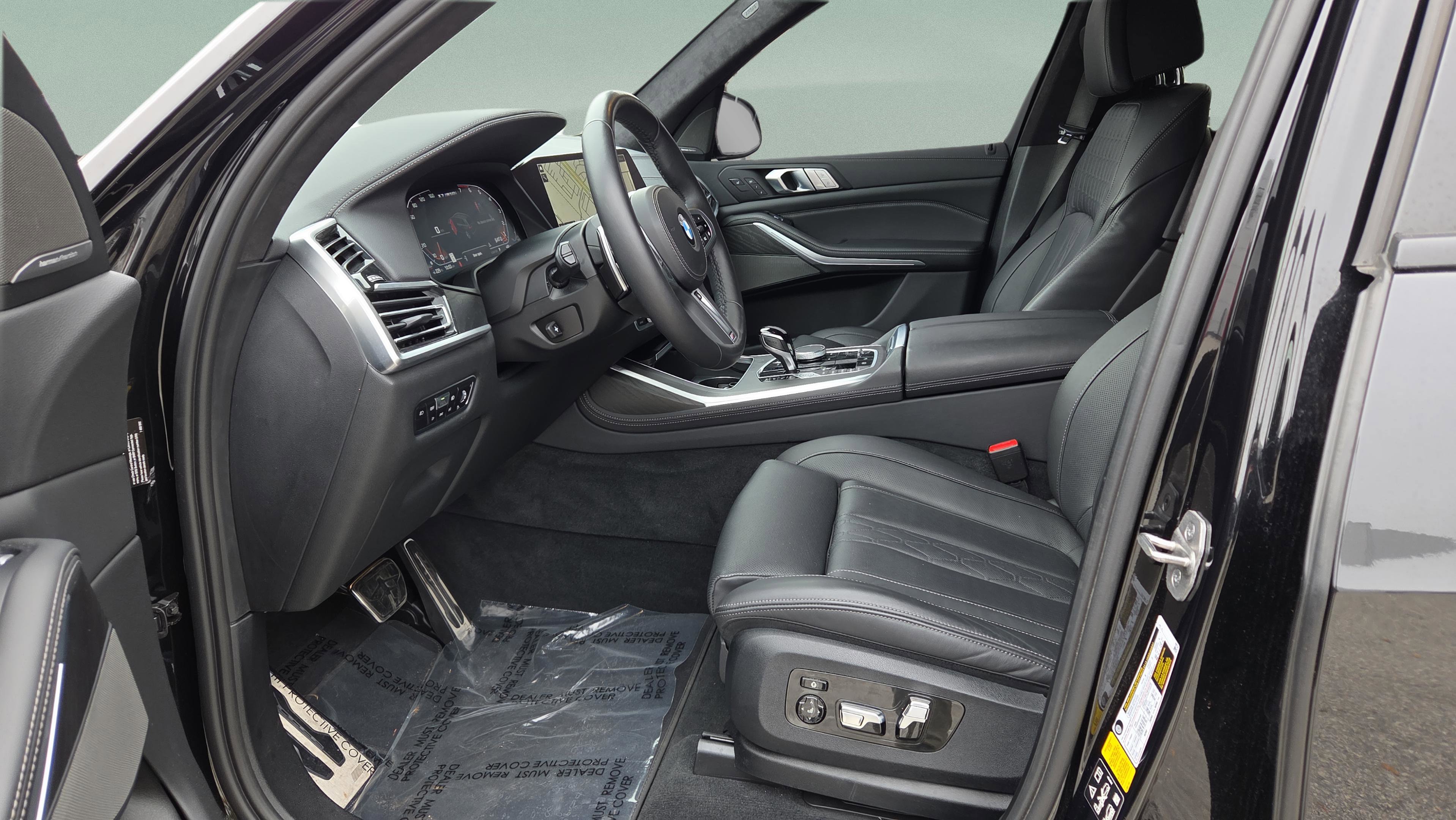 Used 2022 BMW X7 M50i w/ Luxury Seating Package image 35