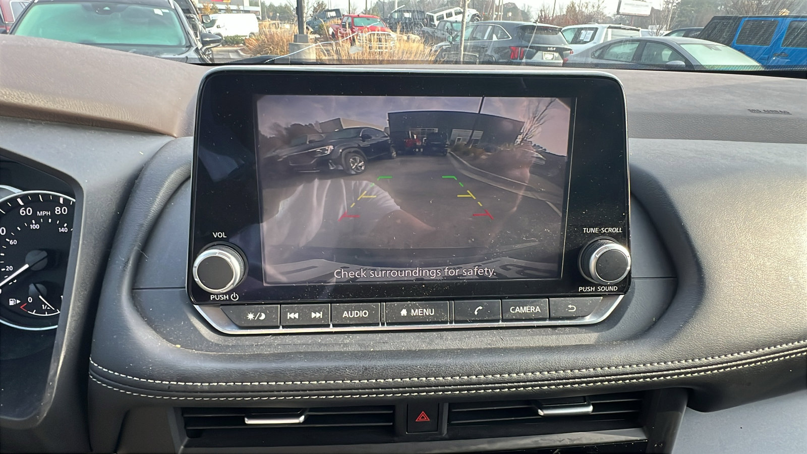 Used 2023 Nissan Rogue SV image 33