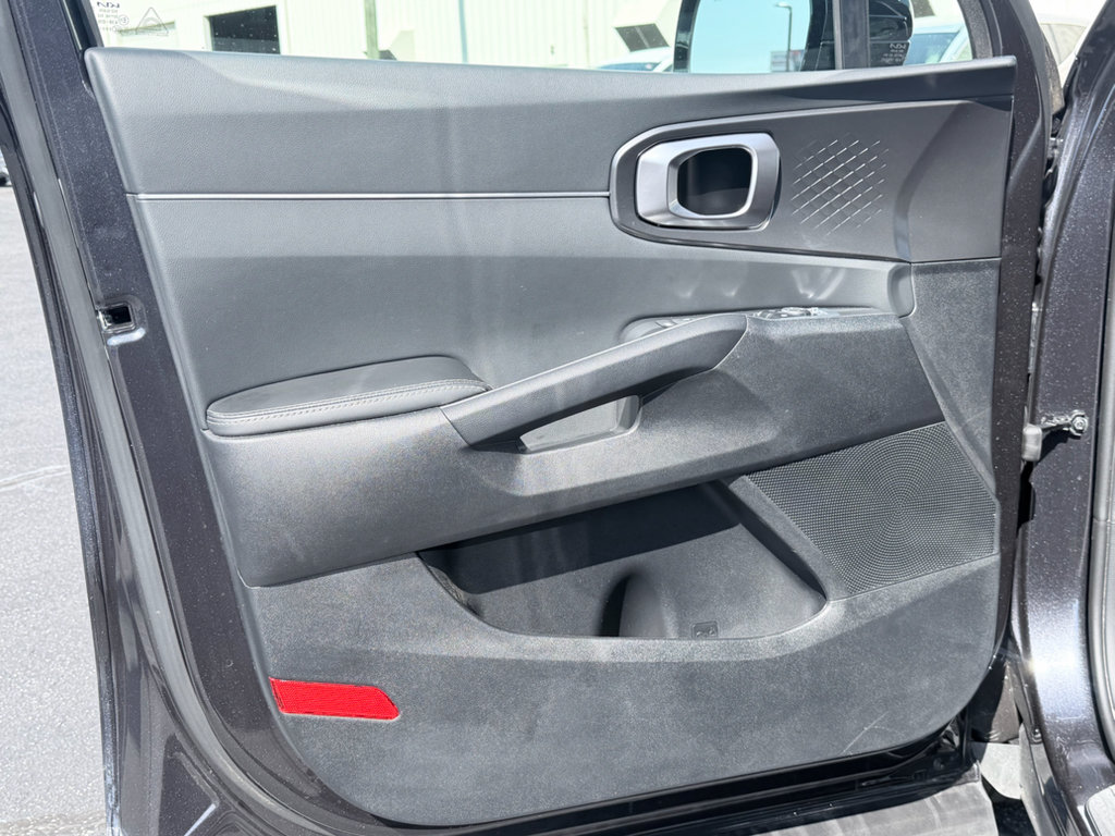 Used 2026 Kia Sorento LX FWD image 27