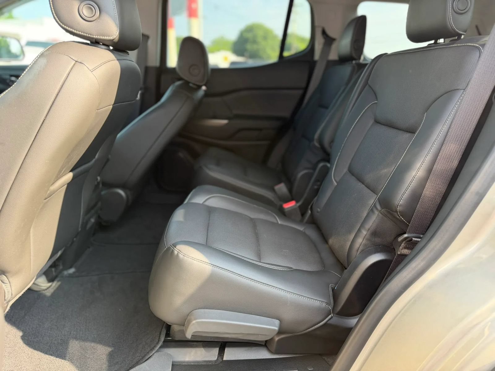 Used 2017 GMC Acadia SLT FWD image 11