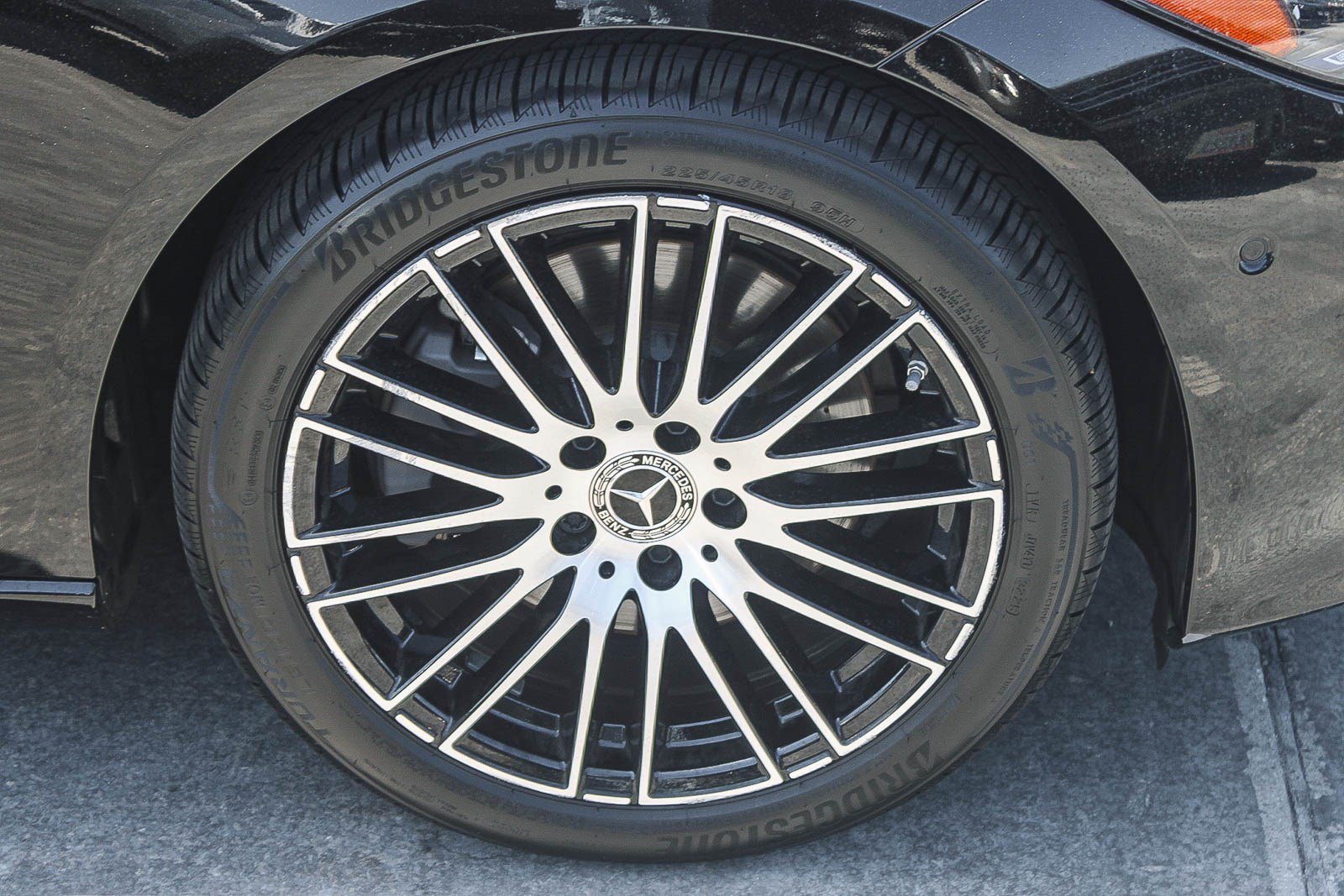 Used 2025 Mercedes-Benz C 300 Sedan image 11