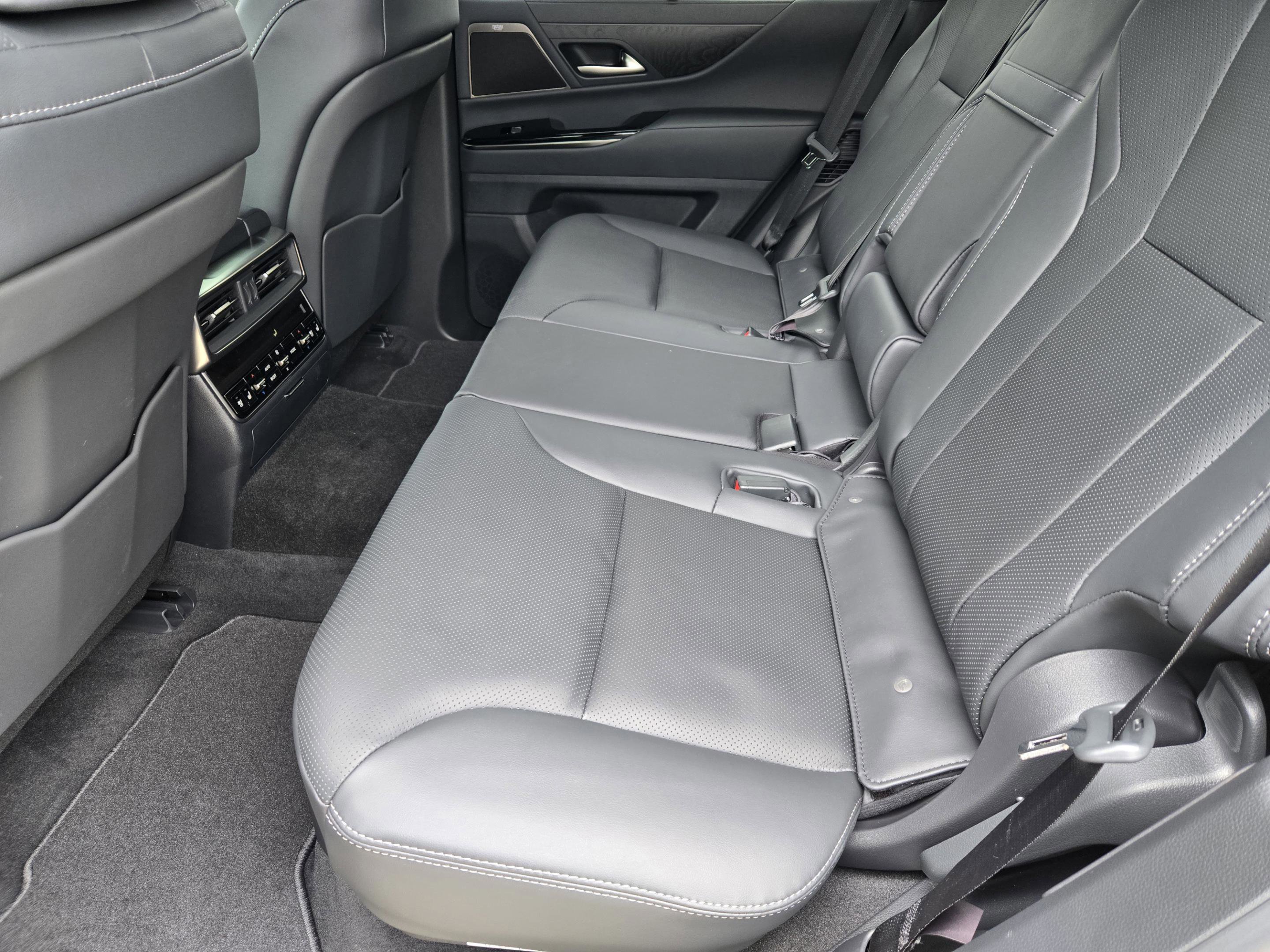 New 2026 Lexus LX 700h Luxury AWD/4WD image 18