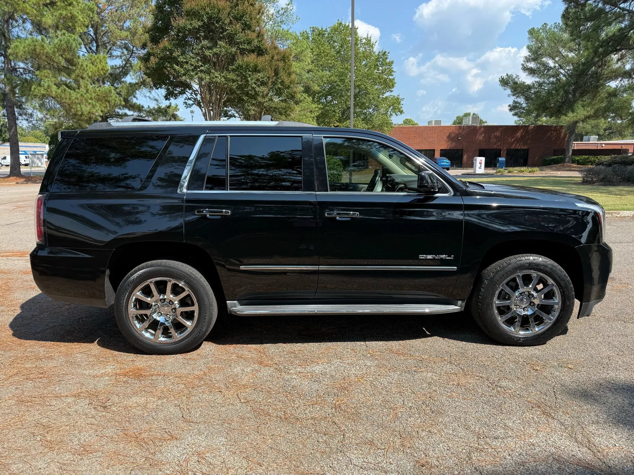Used 2015 GMC Yukon Denali w/ Open Road Package AWD/4WD image 6