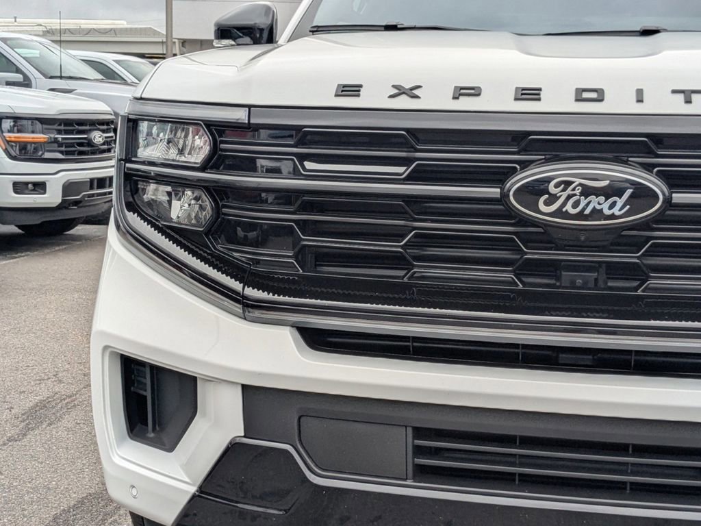 New 2025 Ford Expedition Platinum w/ Stealth Performance Package image 10