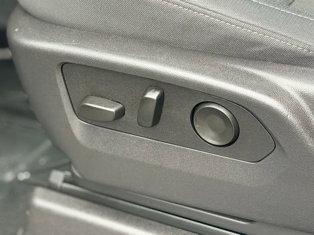 Certified 2025 Chevrolet Silverado 2500 Custom w/ Custom Convenience Package image 7