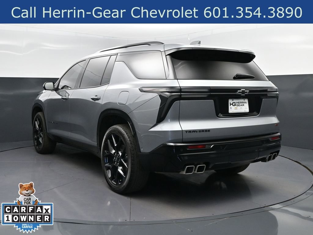 Used 2024 Chevrolet Traverse RS image 5