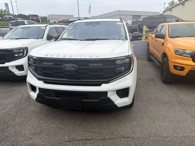 Used 2025 Ford Expedition Active AWD/4WD image 8