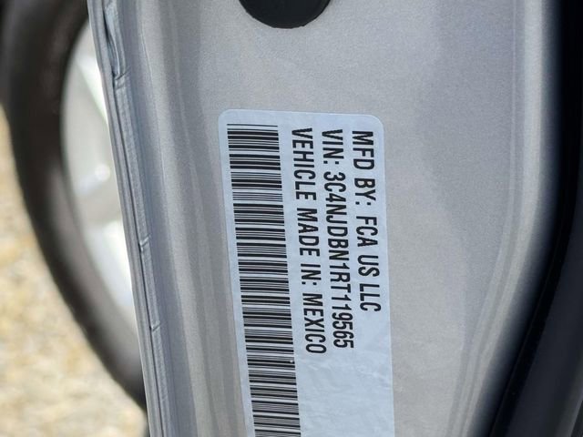 Used 2024 Jeep Compass Latitude image 28