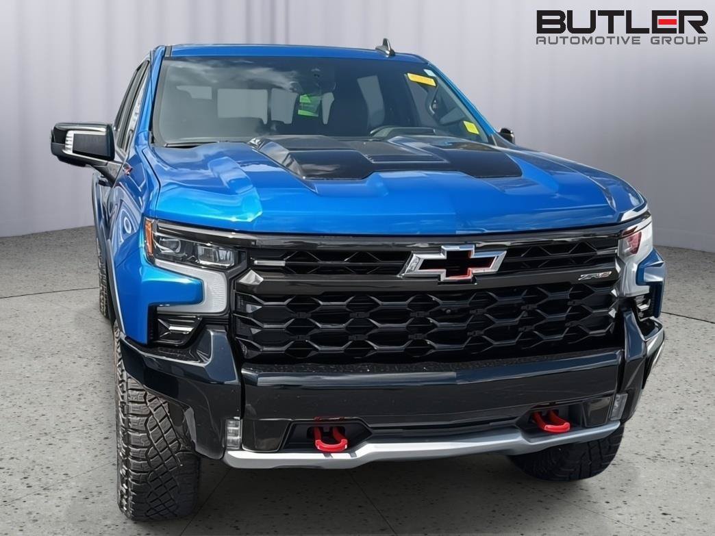 Used 2022 Chevrolet Silverado 1500 ZR2 w/ Technology Package AWD/4WD image 4