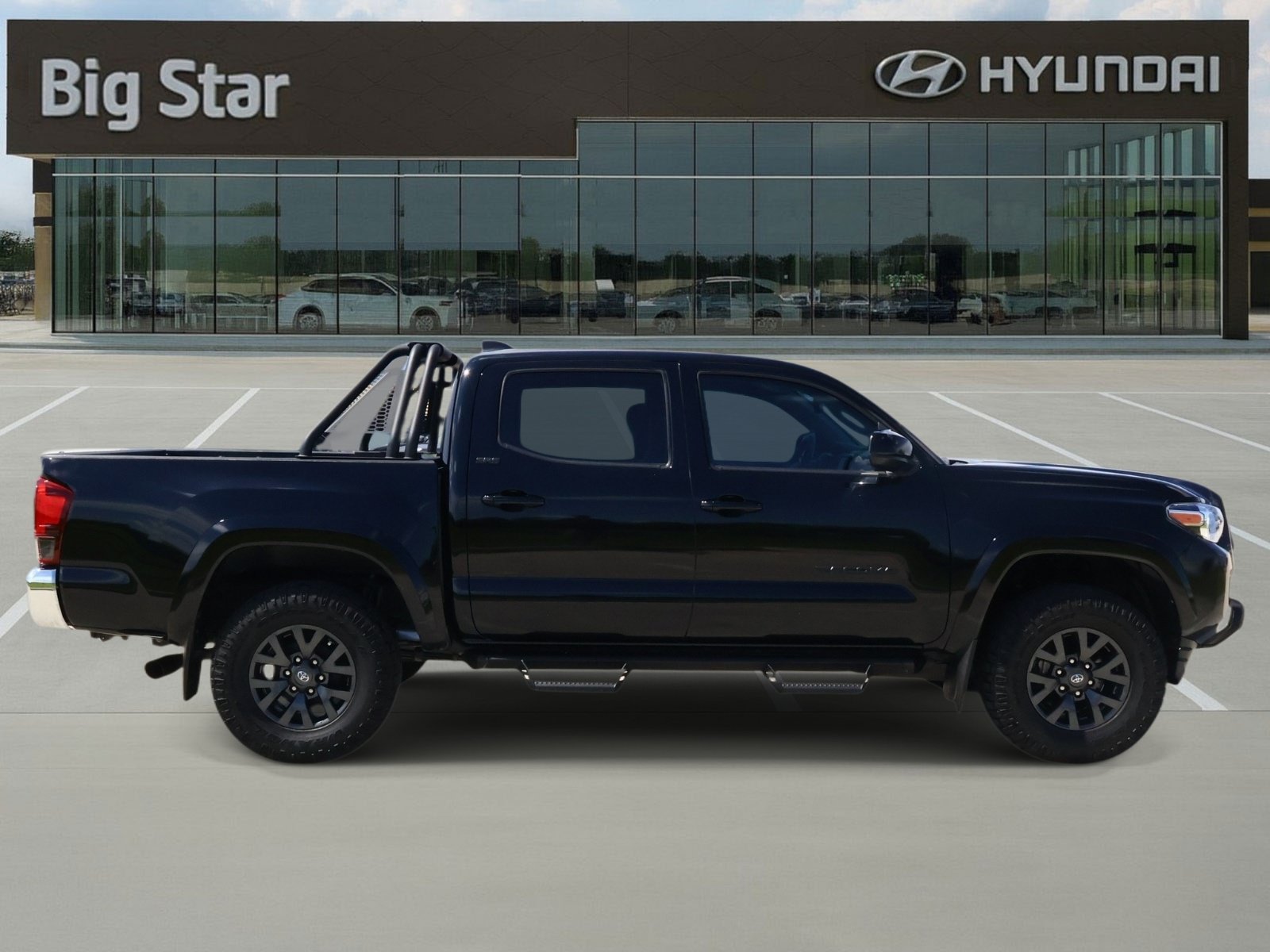 Used 2023 Toyota Tacoma SR5 RWD image 5