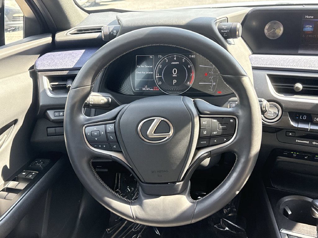 Used 2019 Lexus UX 200 w/ Premium Package FWD image 11