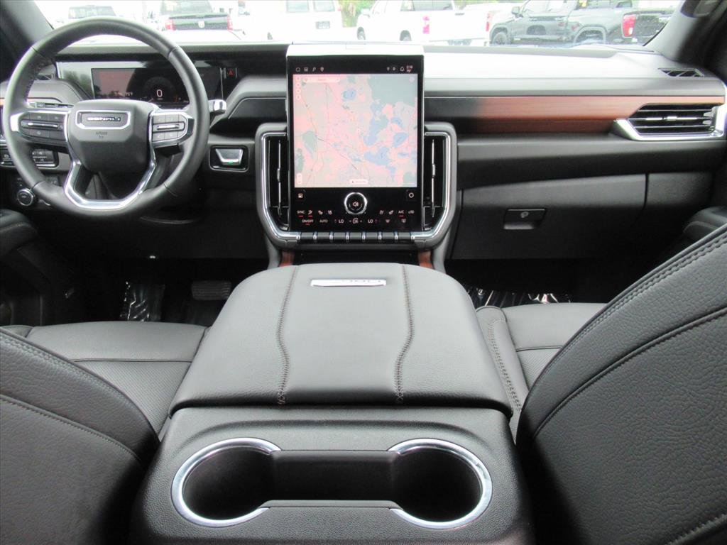Used 2025 GMC Yukon XL Denali image 12