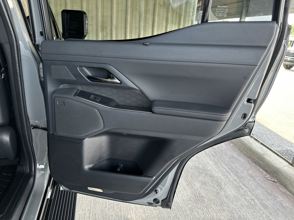Used 2025 Lexus GX 550 w/ Cold Area Package image 35