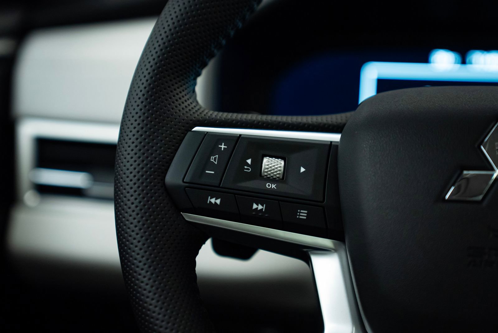 New 2025 Mitsubishi Outlander SEL image 15