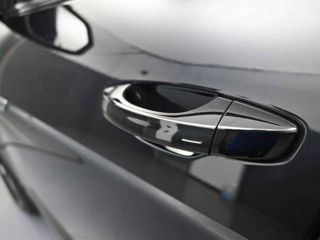 Used 2024 Volkswagen Atlas Cross Sport SE image 32