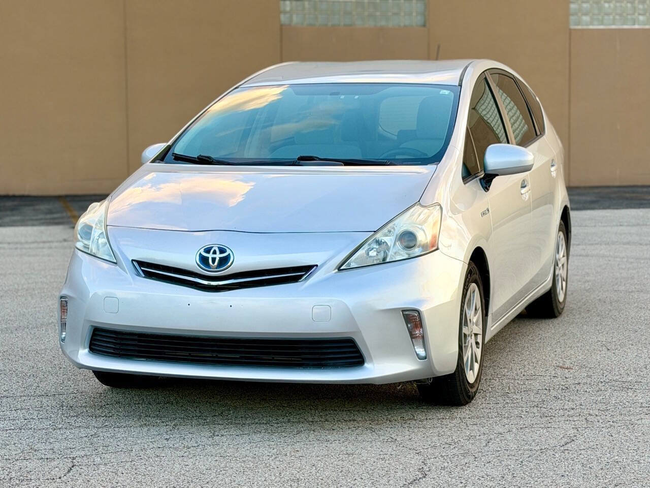 Used 2012 Toyota Prius V Three FWD image 3